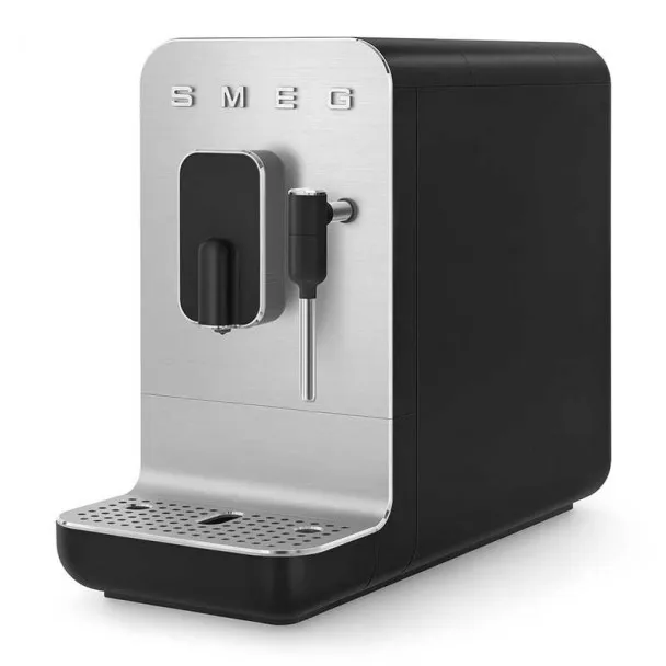 Cafetière Automatique Super Noire avec Vapeur / Smeg BCC02BLMEU