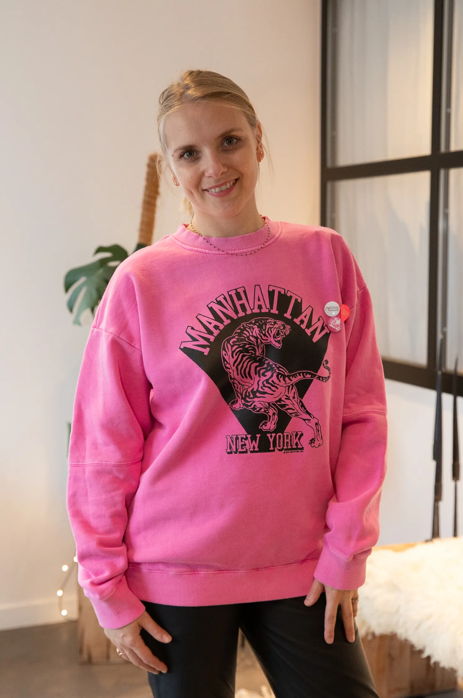 Fuchsia Manhattan Roller Fit Sweatshirt - Newtone | Les Chiquettes