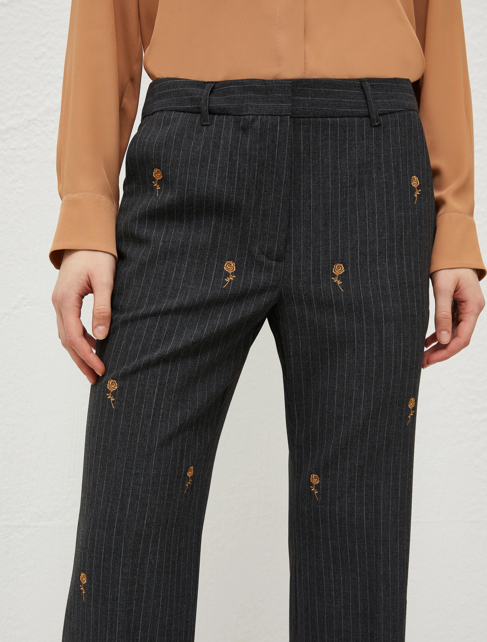 Pantalon patte d’éph avec broderies